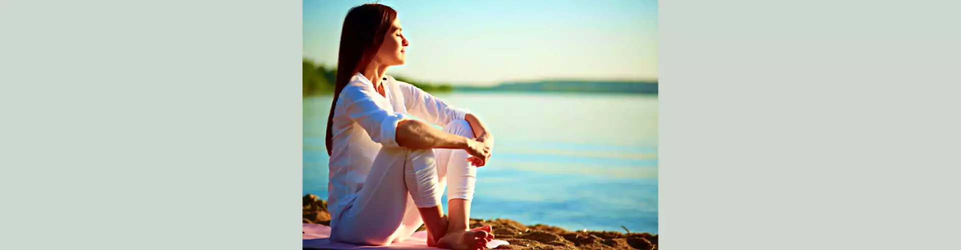 Yoga riparatore - Online Class by Cassaundra Paolini
