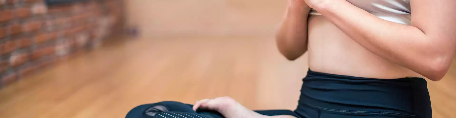 Yoga suave - Online Class by Sera Melini