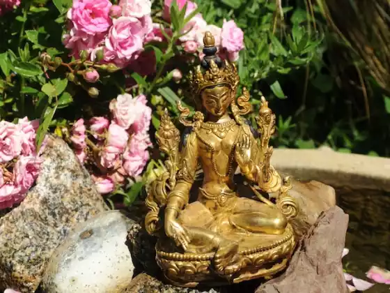 Tara Bunda Semua Buddha Pemberdayaan Perempuan
