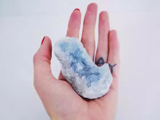 How To Meditate With Crystals