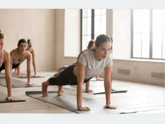 Potente flusso di yoga